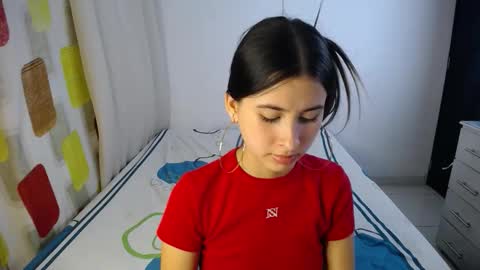 Snapshot of erosgirls_ chatting on 10.25.25 erosgirls_ online show from 10.25.25