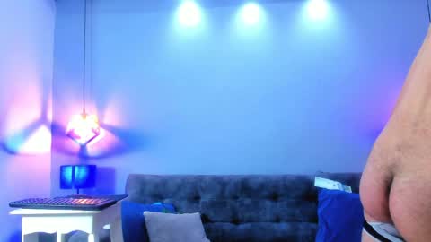 Snapshot of eross_santy chatting on 04.30.26 Eross online show from 04.30.26