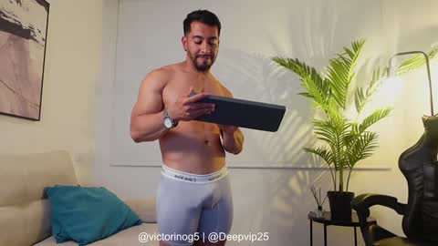 Snapshot of eroswolfs chatting on 01.23.25 eroswolf online show from 01.23.25