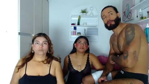 Snapshot of erotic_spa chatting on 04.23.26 EROTIC SPA online show from 04.23.26