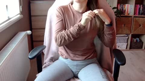 Snapshot of erotic_vibe chatting on 12.10.24 Melissa online show from 12.10.24