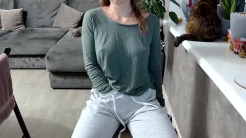 Snapshot of erotic_vibe chatting on 12.13.24 Melissa online show from 12.13.24