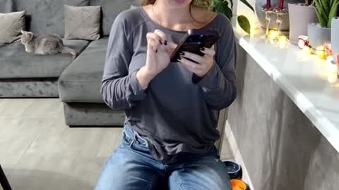 Snapshot of erotic_vibe chatting on 12.14.24 Melissa online show from 12.14.24