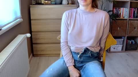 Snapshot of erotic_vibe chatting on 12.17.24 Melissa online show from 12.17.24
