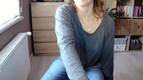Snapshot of erotic_vibe chatting on 12.19.24 Melissa online show from 12.19.24