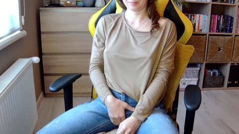 Snapshot of erotic_vibe chatting on 12.21.24 Melissa online show from 12.21.24