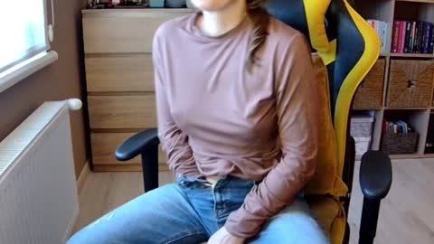 Snapshot of erotic_vibe chatting on 12.23.24 Melissa online show from 12.23.24