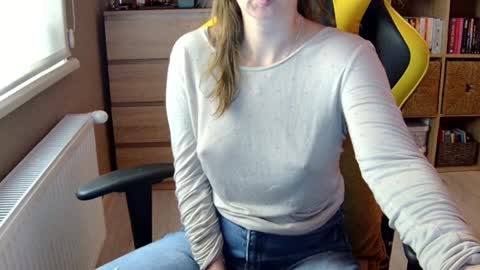 Snapshot of erotic_vibe chatting on 12.23.24 Melissa online show from 12.23.24