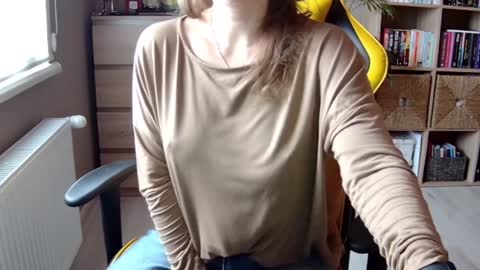 Snapshot of erotic_vibe chatting on 12.31.24 Melissa online show from 12.31.24