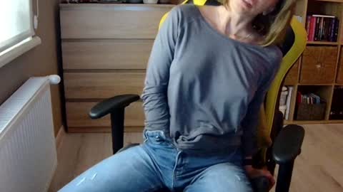 Snapshot of erotic_vibe chatting on 02.03.25 Melissa online show from 02.03.25