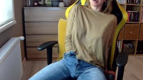 Snapshot of erotic_vibe chatting on 02.05.25 Melissa online show from 02.05.25