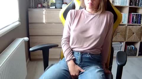 Snapshot of erotic_vibe chatting on 02.12.25 Melissa online show from 02.12.25