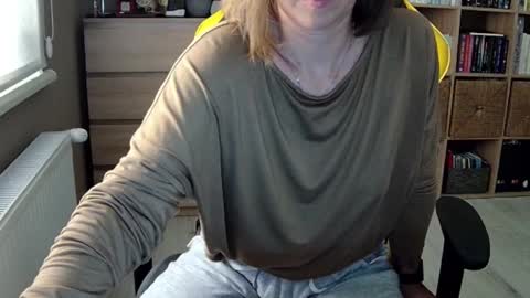 Snapshot of erotic_vibe chatting on 02.13.25 Melissa online show from 02.13.25