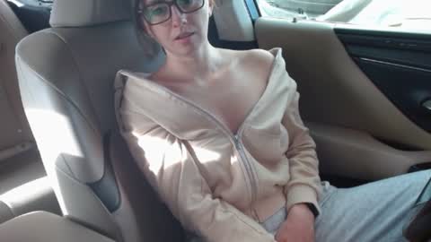 Snapshot of erotic_vibe chatting on 03.10.25 Melissa online show from 03.10.25