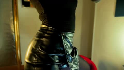 Snapshot of eroticalatina chatting on 05.21.26 Salom online show from 05.21.26