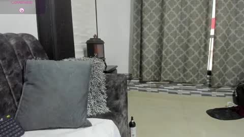 Snapshot of eroticazir chatting on 12.16.24 Valentine online show from 12.16.24