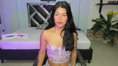 Snapshot of eroticazir chatting on 11.12.25 Valentine online show from 11.12.25