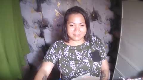 Snapshot of ervanamorge chatting on 04.30.26 Ervana online show from 04.30.26