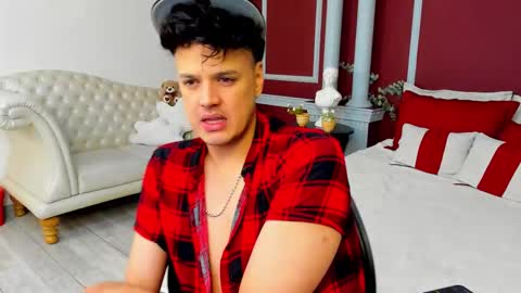 eryxmarlowe_ online show from 10.22.25