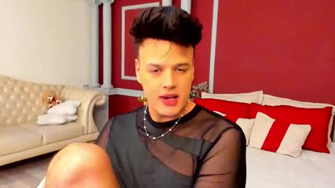 eryxmarlowe_ online show from 10.25.25