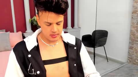 eryxmarlowe_ online show from 10.28.25