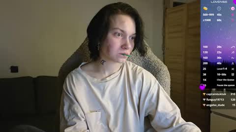 esajukyy online show from 03.04.26