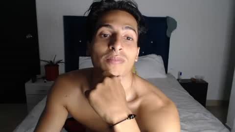 Snapshot of escanor_legendary chatting on 01.14.25 Scanor online show from 01.14.25