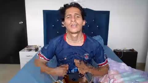 Snapshot of escanor_legendary chatting on 01.20.25 Scanor online show from 01.20.25