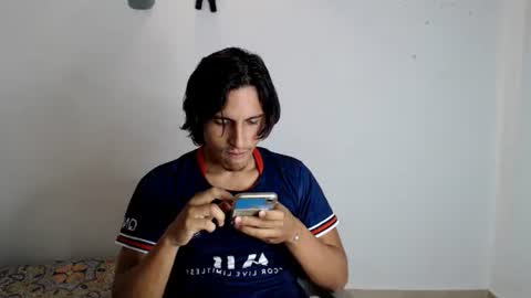 Snapshot of escanor_legendary chatting on 09.17.25 Scanor online show from 09.17.25