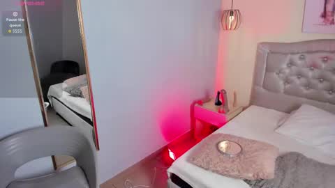 Escarlet online show from 12.02.25