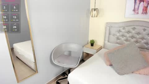 Escarlet online show from 04.07.26