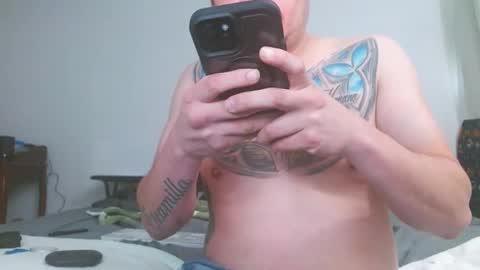 Snapshot of escodamus12 chatting on 12.29.24 escodamus12 online show from 12.29.24