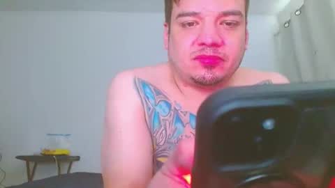 Snapshot of escodamus12 chatting on 01.26.25 escodamus12 online show from 01.26.25