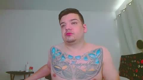 Snapshot of escodamus12 chatting on 02.15.25 escodamus12 online show from 02.15.25