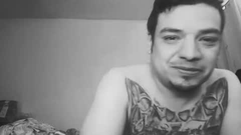 Snapshot of escodamus12 chatting on 03.10.25 escodamus12 online show from 03.10.25