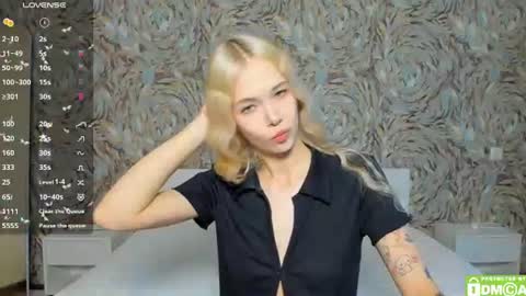 Snapshot of eshcka chatting on 06.17.26 Megan and Brad online show from 06.17.26