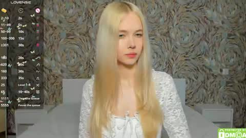 Snapshot of eshcka chatting on 06.19.26 Megan and Brad online show from 06.19.26