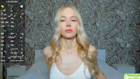 Snapshot of eshcka chatting on 07.09.26 Megan and Brad online show from 07.09.26