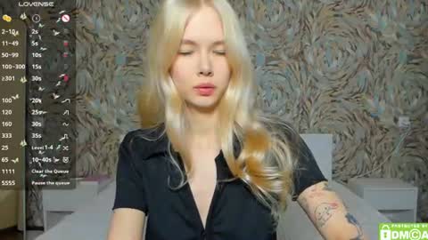 Snapshot of eshcka chatting on 07.12.26 Megan and Brad online show from 07.12.26