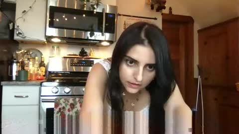 Snapshot of esimaralda chatting on 04.22.26 esimaralda online show from 04.22.26
