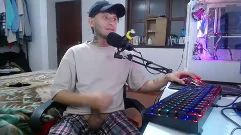 Snapshot of esjrobles chatting on 12.28.24 Esteban online show from 12.28.24