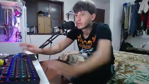 Snapshot of esjrobles chatting on 01.18.25 Esteban online show from 01.18.25