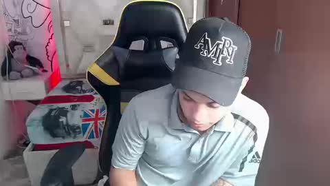 Snapshot of eskayler_ chatting on 09.09.25 eskayler_ online show from 09.09.25