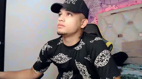 Snapshot of eskayler_ chatting on 09.23.25 eskayler_ online show from 09.23.25