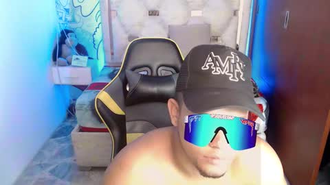 Snapshot of eskayler_ chatting on 09.26.25 eskayler_ online show from 09.26.25