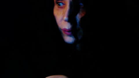 Esther online show from 03.12.25