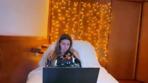 esma347866 online show from 01.16.26