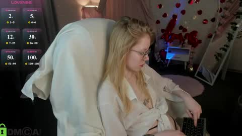 Snapshot of esme_runn chatting on 04.24.26 Esme Runn online show from 04.24.26