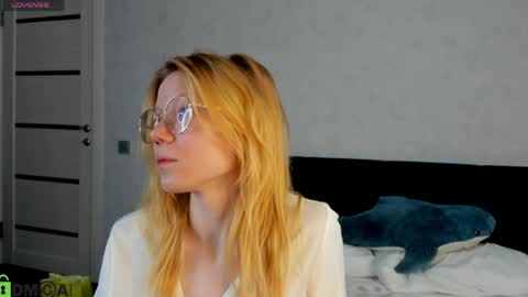 Snapshot of esme_runn chatting on 05.07.26 Esme Runn online show from 05.07.26