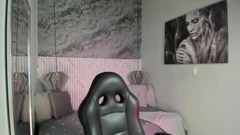 Snapshot of esmeralda__18 chatting on 05.23.26 Esmeralda online show from 05.23.26